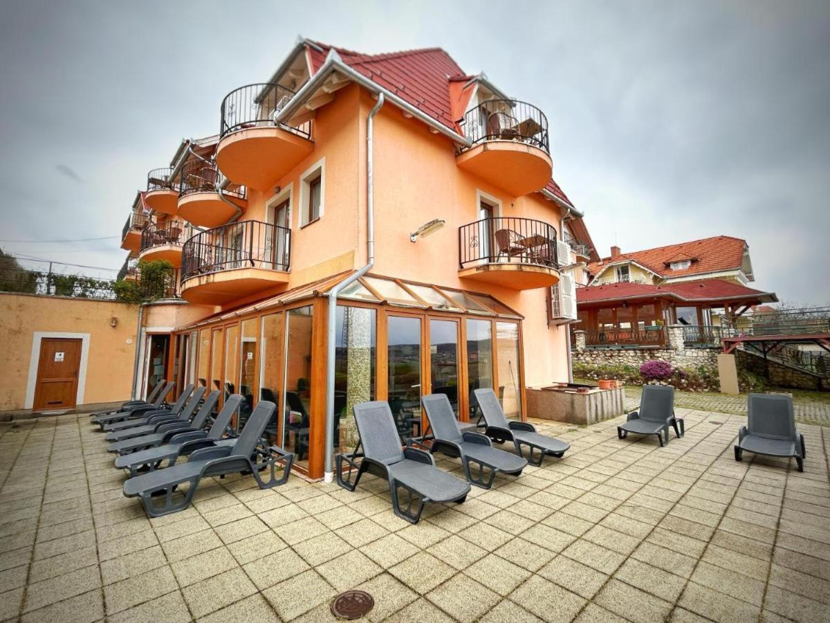 Bed and Breakfast Fonix Wellness *** 1 A Epulet Héviz Zewnętrze zdjęcie