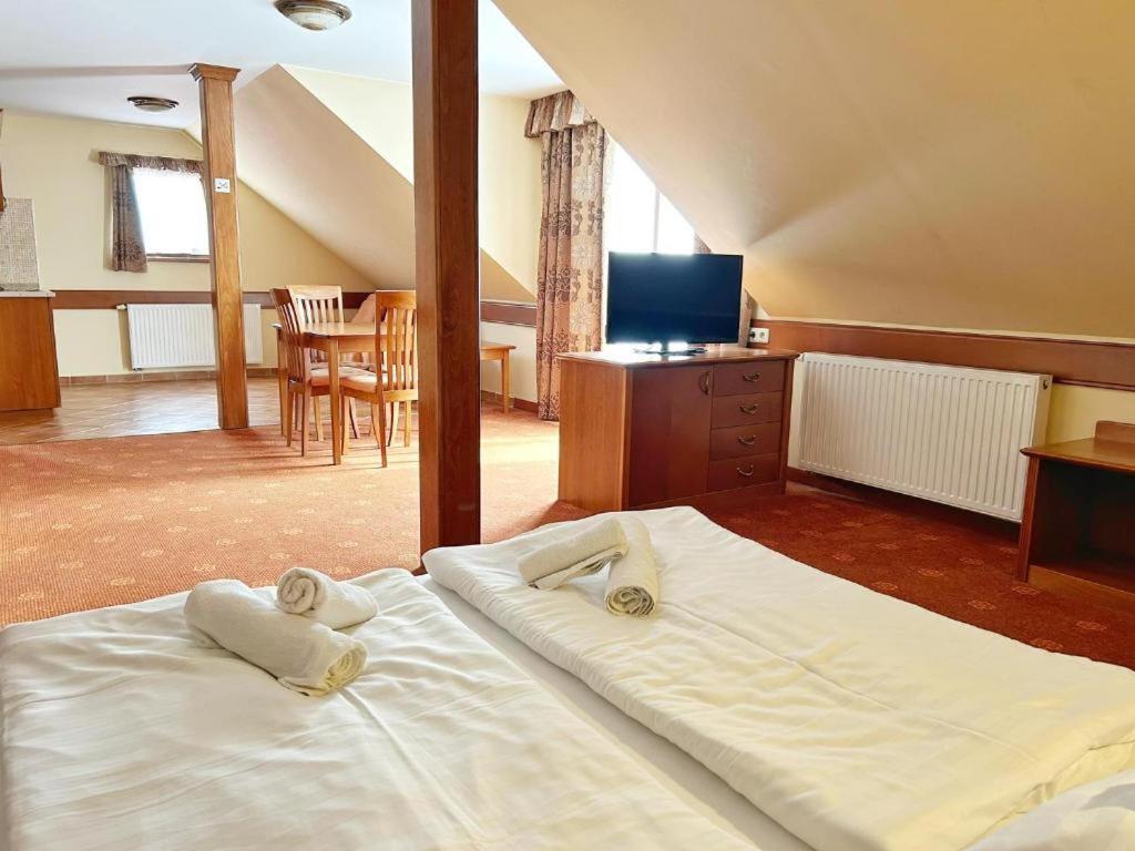 Bed and Breakfast Fonix Wellness *** 1 A Epulet Héviz Zewnętrze zdjęcie