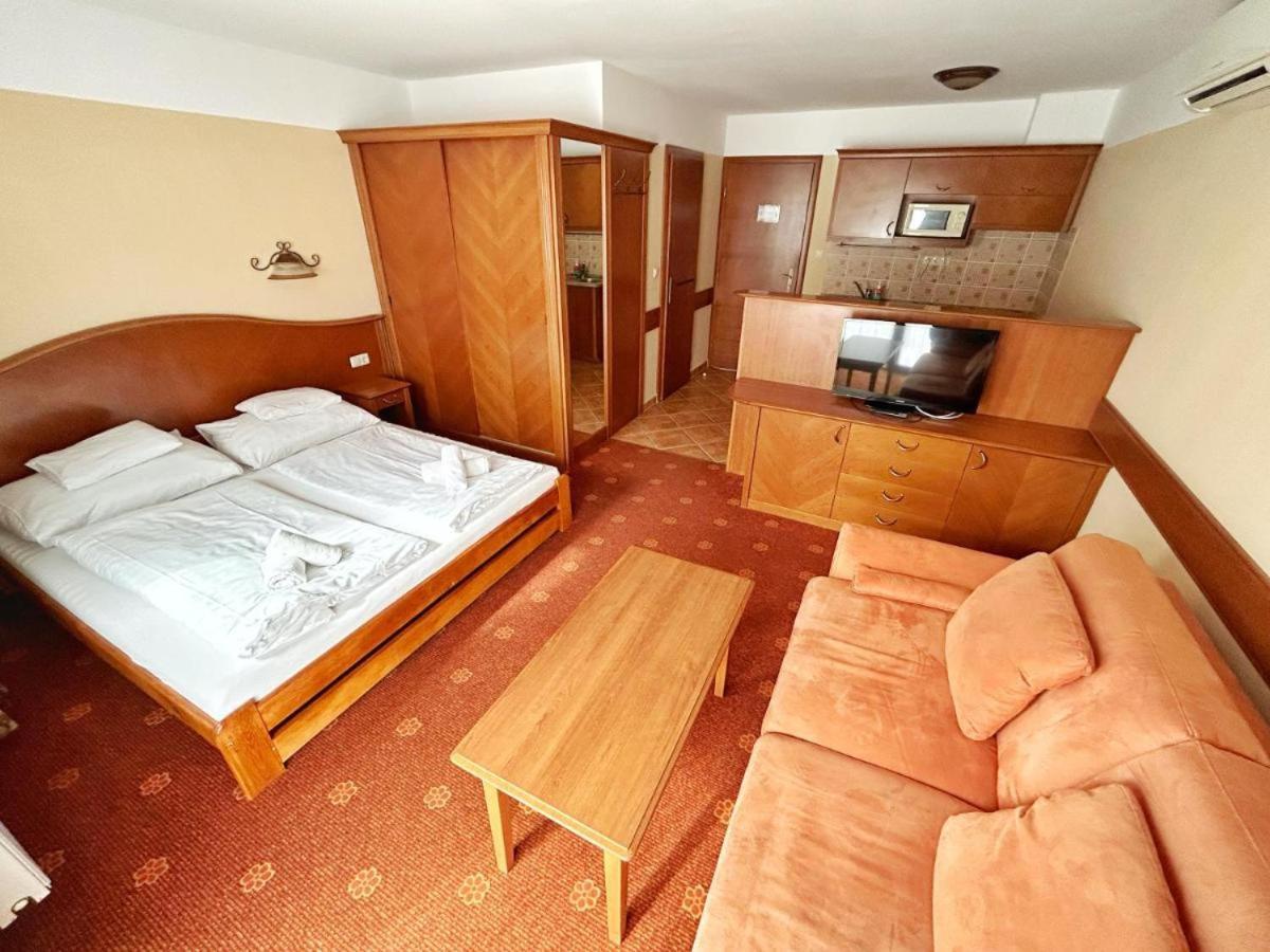 Bed and Breakfast Fonix Wellness *** 1 A Epulet Héviz Zewnętrze zdjęcie