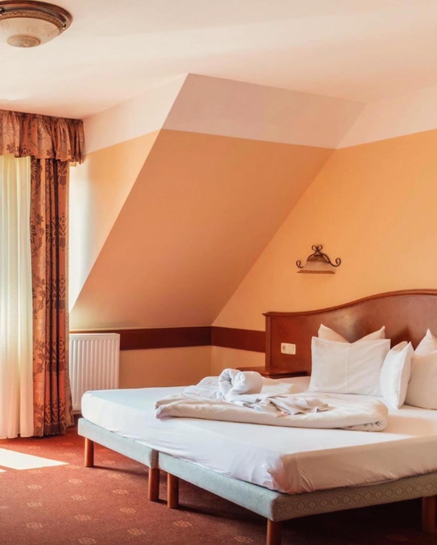 Bed and Breakfast Fonix Wellness *** 1 A Epulet Héviz Zewnętrze zdjęcie