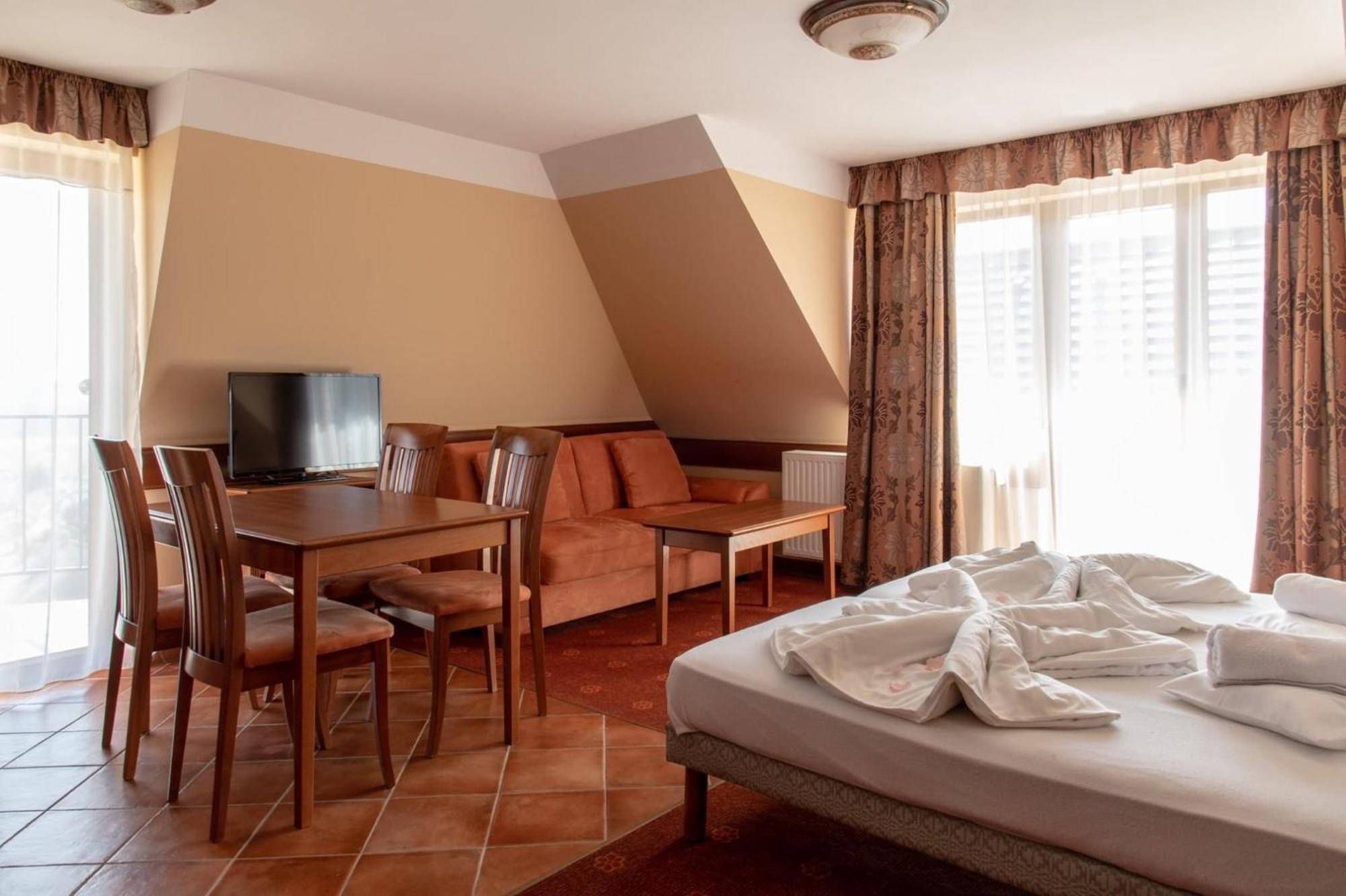 Bed and Breakfast Fonix Wellness *** 1 A Epulet Héviz Zewnętrze zdjęcie
