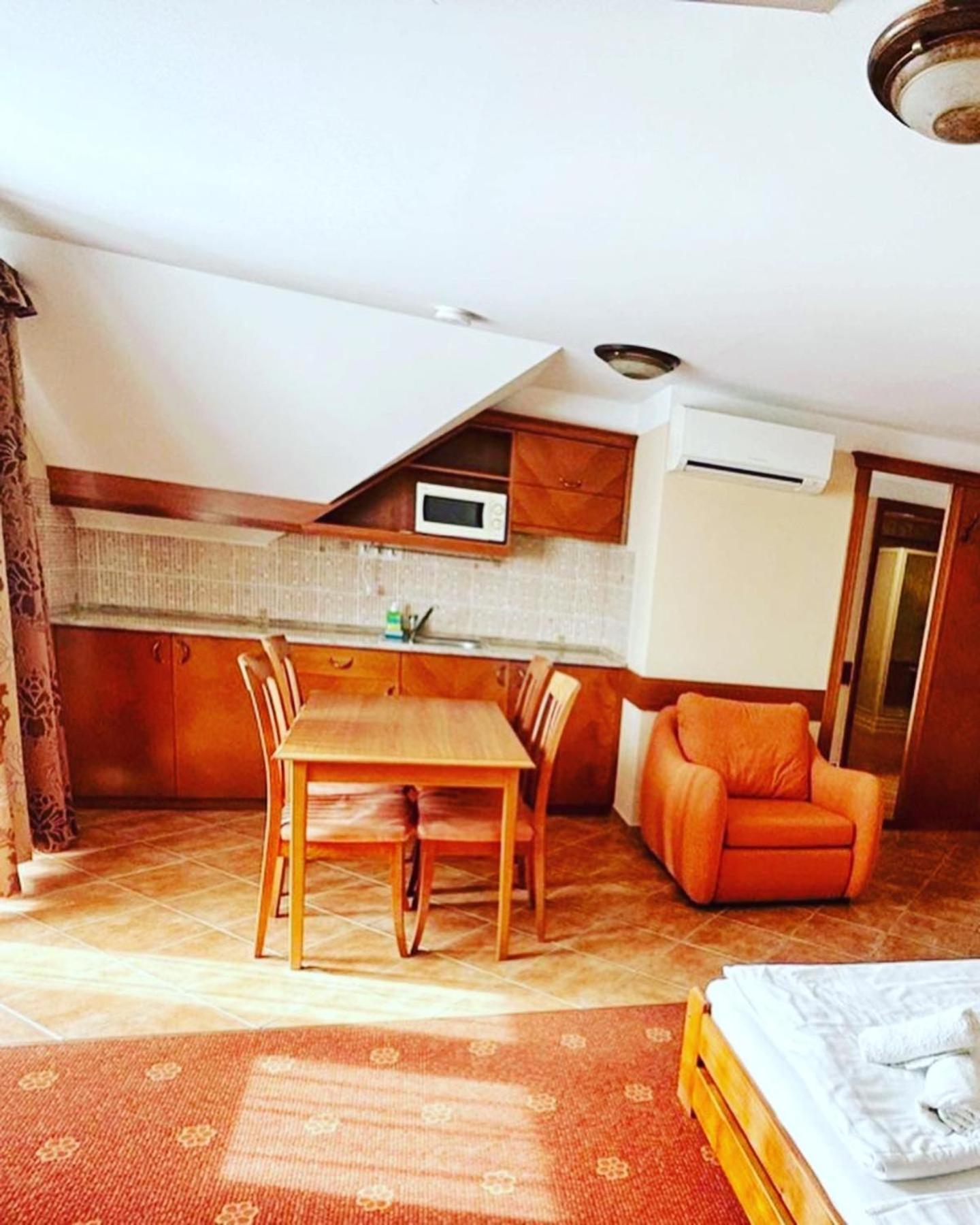 Bed and Breakfast Fonix Wellness *** 1 A Epulet Héviz Zewnętrze zdjęcie