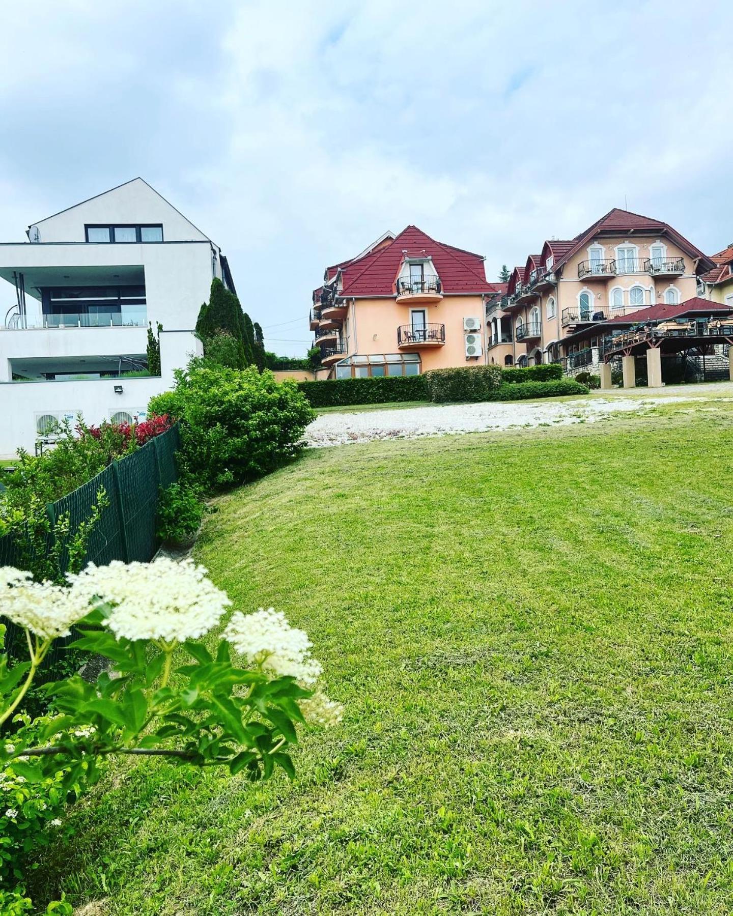 Bed and Breakfast Fonix Wellness *** 1 A Epulet Héviz Zewnętrze zdjęcie