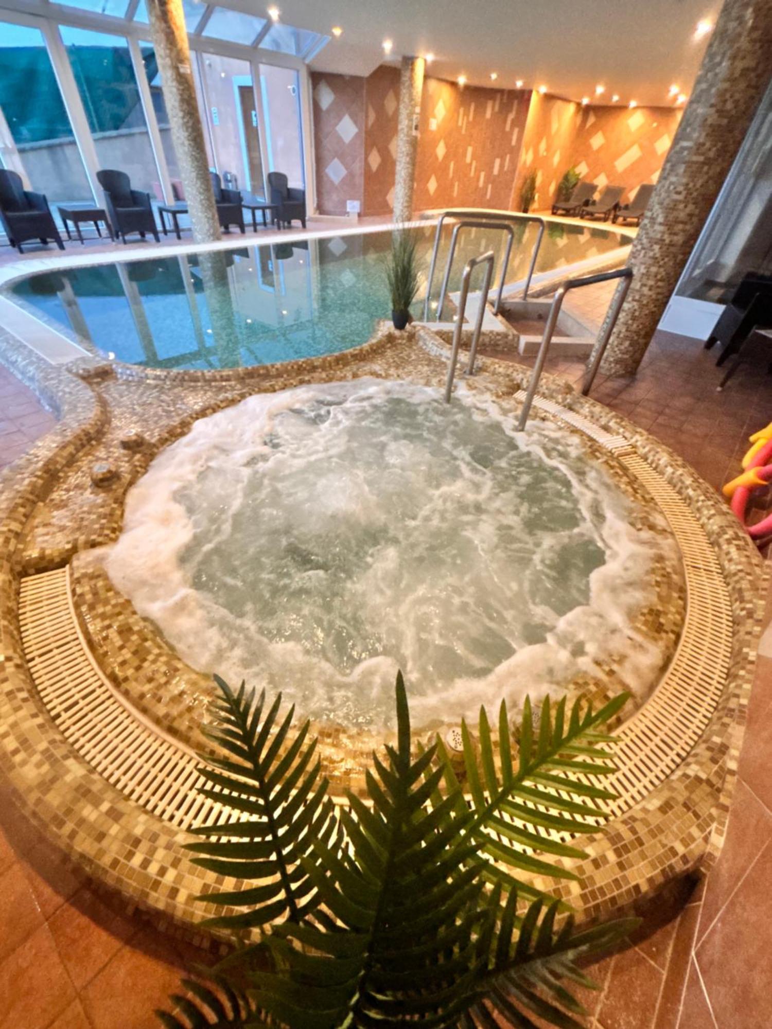 Bed and Breakfast Fonix Wellness *** 1 A Epulet Héviz Zewnętrze zdjęcie